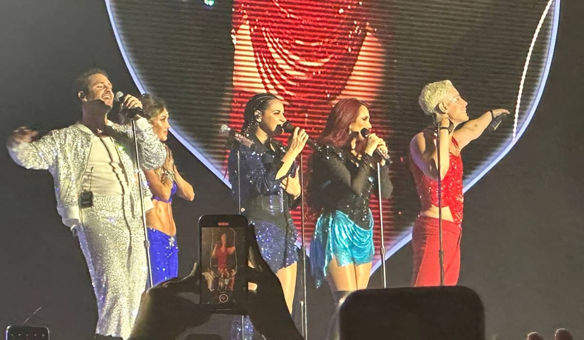 Após 15 anos, RBD retorna aos palcos em show triunfal no Rio de Janeiro