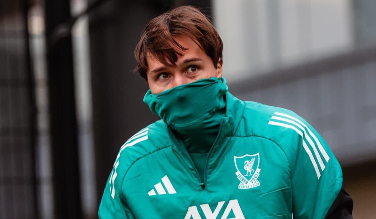 Liverpool x Galatasaray: Torcida dos Reds se revolta com ausência de Chiesa em convocação para a Champions League