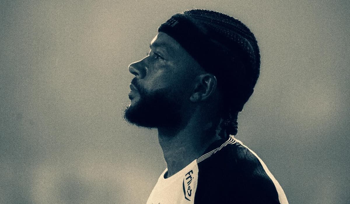 Após Corinthians x Flamengo, Memphis Depay sofre lesão na coxa e é cortado da Seleção Holandesa