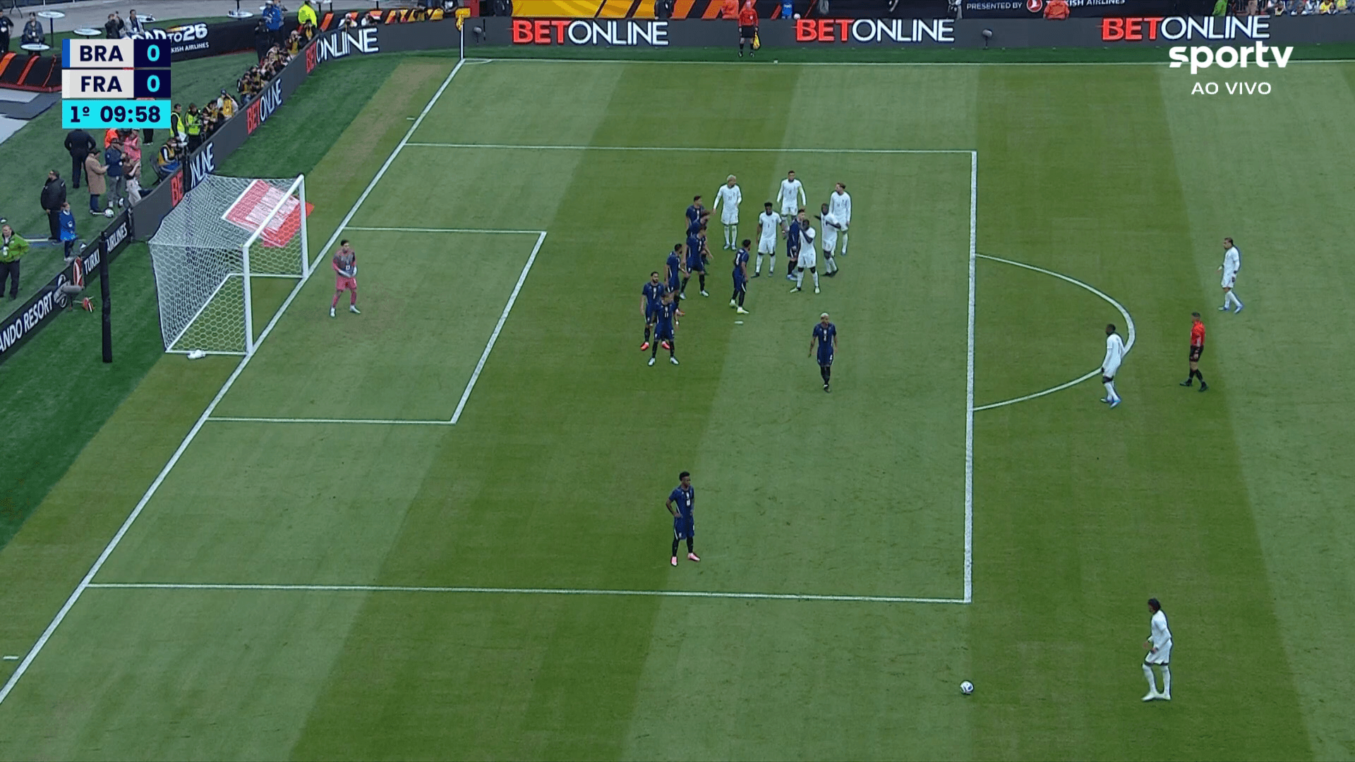 Brasil e França quebram tradições e estreiam uniformes inéditos em amistoso